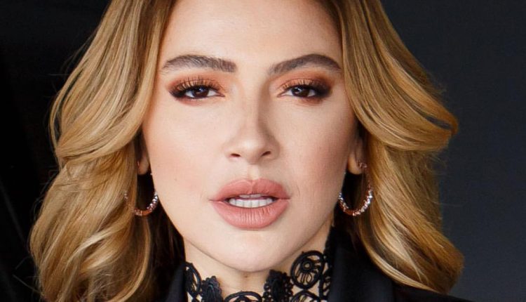 بیوگرافی و زندگینامه حادیثه آچیق گوز