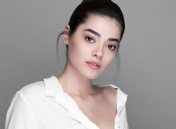 بیوگرافی سیمای بارلاس