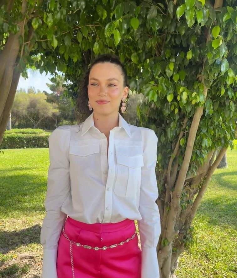 اینستاگرام ملیسا شنولسون