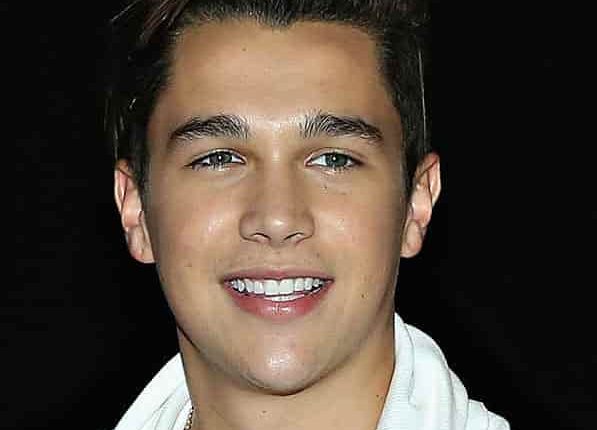 حقایق زندگی آستین ماهون